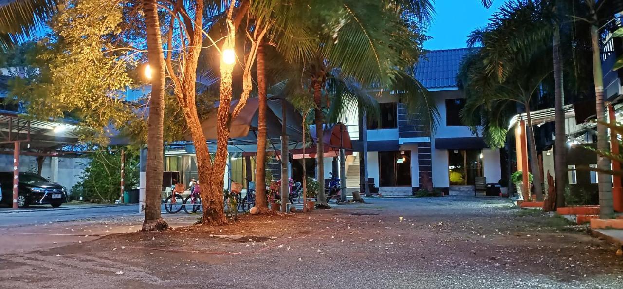 Banyan Resort Bangsaen Eksteriør billede